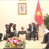 Deputy Prime Minister and Minister of Foreign Affairs Bui Thanh Son on November 20 receives World Bank (WB) Vice President for East Asia and the Pacific Manuela V. Ferro. (Photo: VNA)