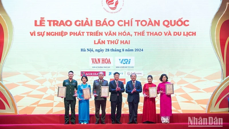 Nhan Dan Newspaper wins first place at National Press Awards on culture ...