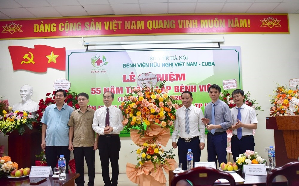 Vietnam - Cuba Friendship Hospital provides charity surgeries for ...