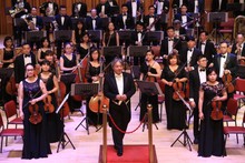 Conductor Honna Tetsuj and the Vietnam National Symphony Orchestra