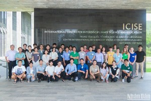 Students and instructors at ICISE. (Photo: Thanh Tung)