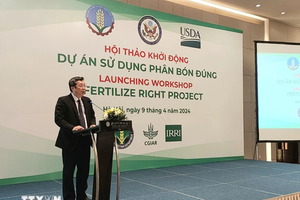 Deputy Minister of Agriculture and Rural Development Hoang Trung speaks at the workshop. (Photo: VNA)