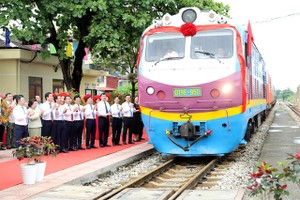 The first international freight train departing from Cao Xa Railway Station in Hai Duong Province (Photo: VNA)