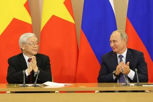 Party General Secretary Nguyen Phu Trong and President Vladimir Putin meet and speak to the press after talks, during the Party chief’s visit to Russia in 2018. (Photo: VNA) 