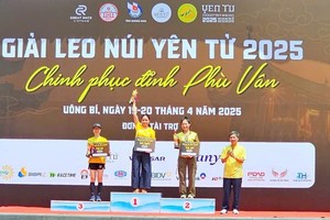 Winners of the women's 5km race honoured at the event