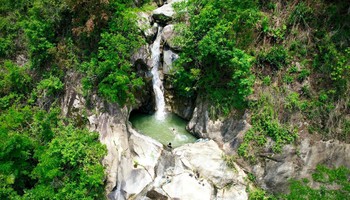 Huoi He waterfall: A retreat for the summer heat in Dien Bien Province (Photo: Nguoi Dien Bien)