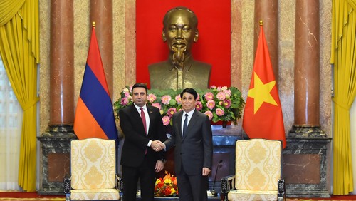 State President Luong Cuong (R) and President of the National Assembly (NA) of Armenia Alen Simonyan. (Photo: Thuy Nguyen)