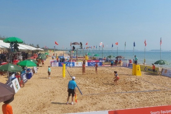 An overview of one of the tournament’s opening matches. (Photo: NDO)