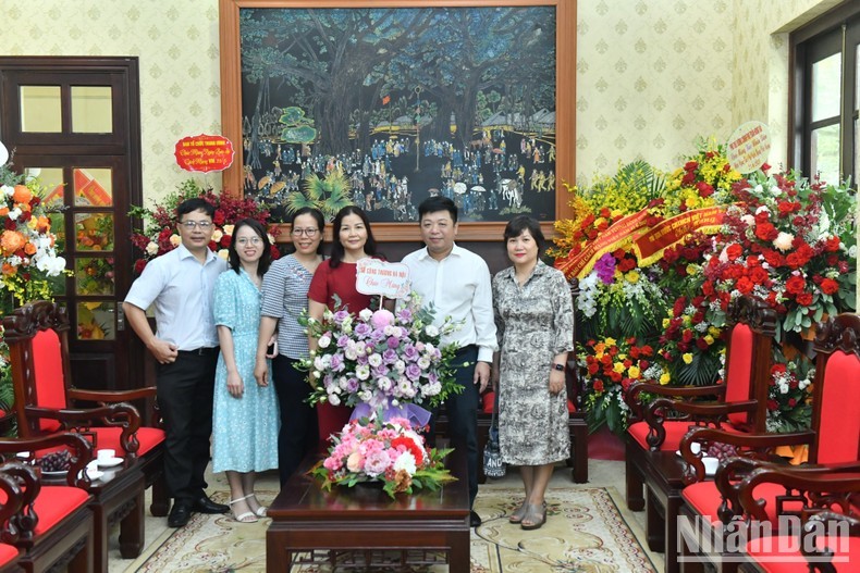 Congratulations extended to Nhan Dan Newspaper on Press Day | Nhan Dan ...