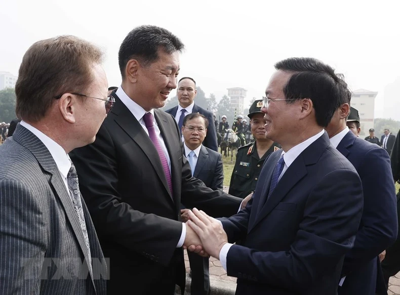 In Pictures: Vietnamese and Mongolian Presidents visit Mobile Police ...