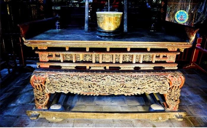 The altar in Keo Pagoda was recognised as a national treasure. (Photo: baovanhoa.vn)