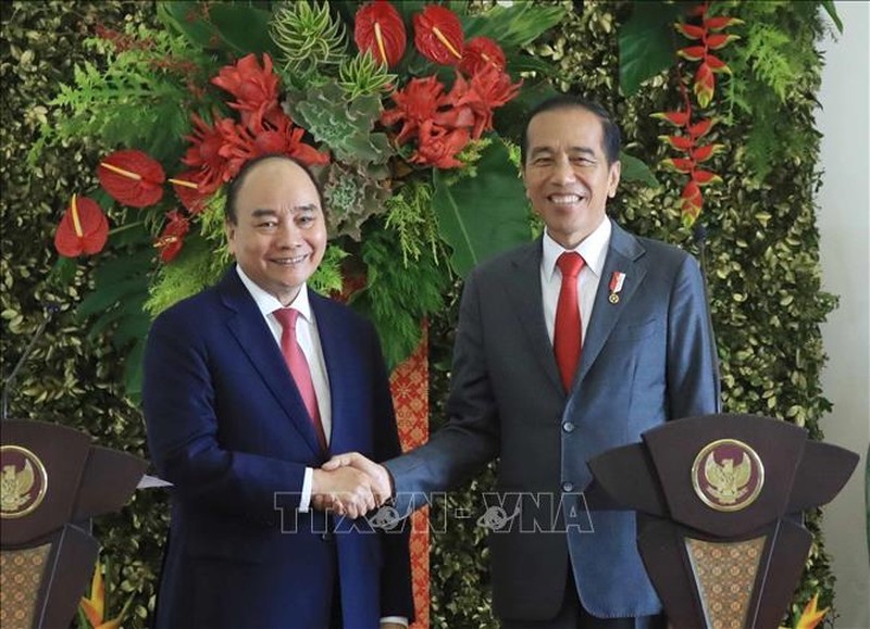 Vietnamese President Nguyen Xuan Phuc and Indonesian President Joko Widodo (Photo: VNA)