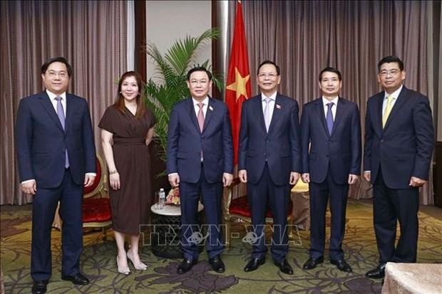 Chairman of the Vietnamese National Assembly Vuong Dinh Hue on November 24 received President and CEO of the Philippine International Trading Corporation Emmie Perez-Chiong. (Photo: VNA)