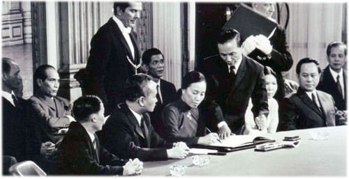 Minister Nguyen Thi Binh signed Paris Agreement ></em></div>
<div ><em>Minister Nguyen Thi Binh signed Paris Agreement on Ending the War and Restoring Peace in Vietnam on January 27, 1973 (File photo: VNA)</em></div>
<div class=