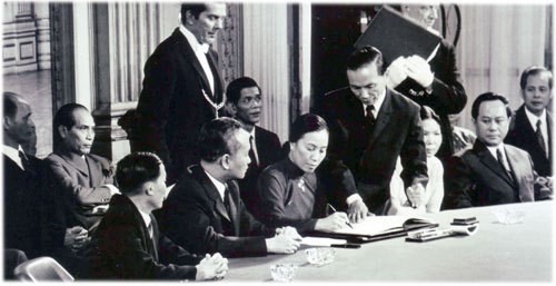 Minister Nguyen Thi Binh signed Paris Agreement ></em></div>
<div ><em>Minister Nguyen Thi Binh signed Paris Agreement on Ending the War and Restoring Peace in Vietnam on January 27, 1973 (File photo: VNA)</em></div>
<div class=