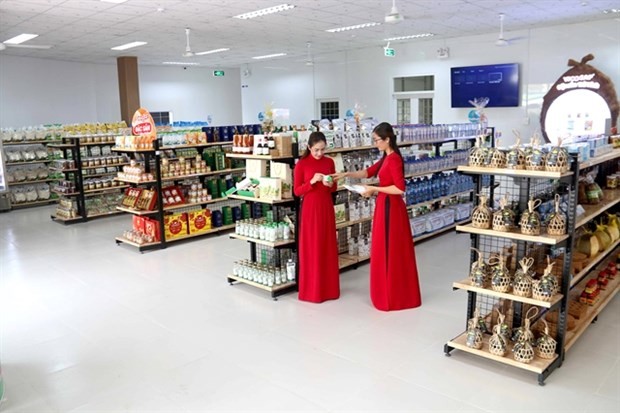 A showroom displays and sells products under the country’s One Commune-One Product (OCOP) programme and other products in the Cuu Long (Mekong) Delta province of Tra Vinh. (Photo: VNA)