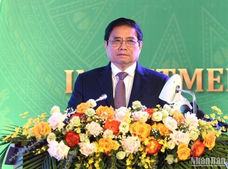 PM Pham Minh Chinh speaks at the investment promotion conference in Hoa Binh Province. 
