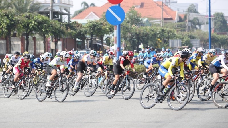 The riders are competing in the first race (Photo: NDO)