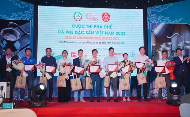 Winners of the Vietnam Amazing Brewing Master 2023 contest are hounoured at a ceremony on March 13 (Photo: VNA)