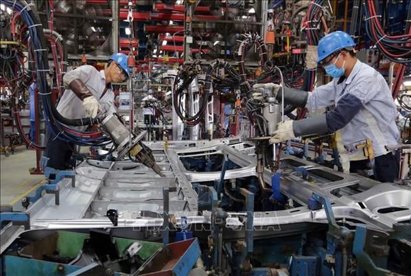 Producing automobile frame at Ford Vietnam factory in Hai Duong (Photo: VNA)