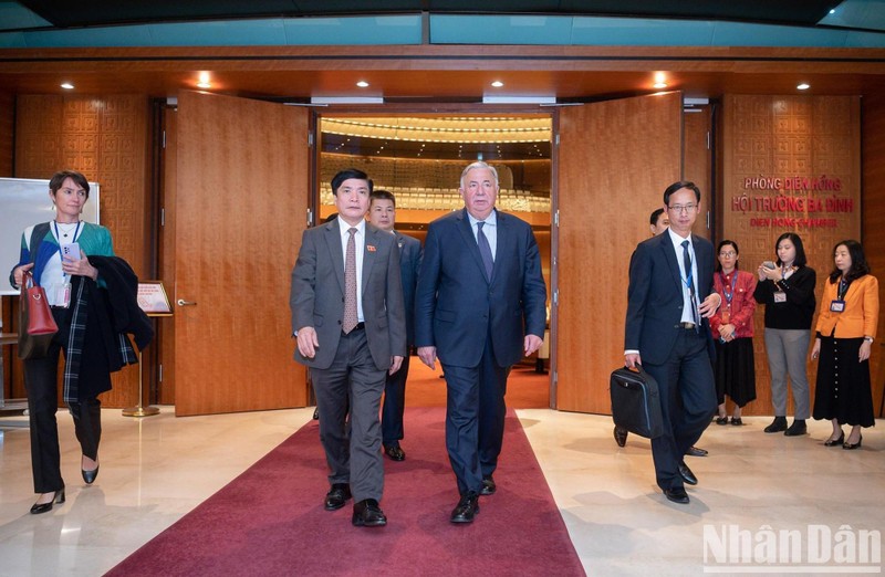 President of the French Senate Gérard Larcher visits the Dien Hong Hall, where the National Assembly sessions take place.