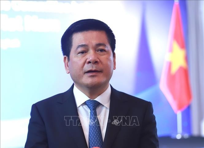 Nguyen Hong Dien, member of the Party Central Committee and Minister of Industry and Trade (Photo: VNA)