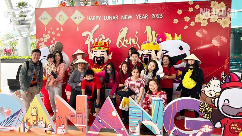 Thai tourists visit Da Nang city, Vietnam on the occasion of the Lunar New Year 2023. (Photo: Anh Dao)