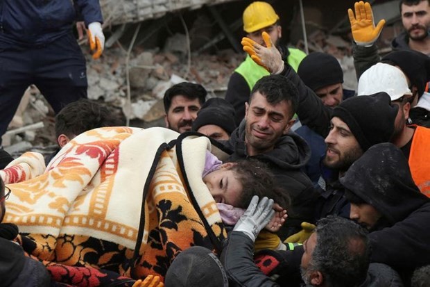 Rescue activities are underway in Turkey (Photo: Reuters)