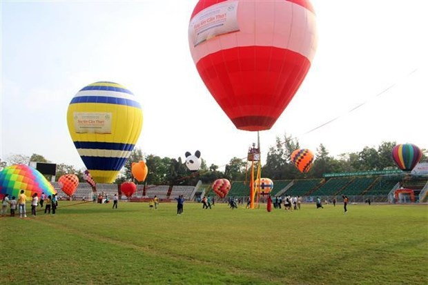 Hot-air balloon festival opens in Can Tho. (Photo: VNA)