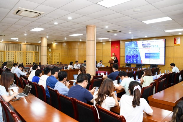 An overview of the press conference to launch the “A Year of Robotics 2024” Programme and Vietnam VEX Robotics National Championship 2024 (Photo: daibieunhandan.vn)