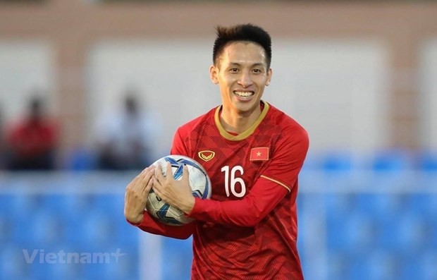 Midfielder Do Hung Dung is among 31 players who are called up for training ahead of the FIFA Days. (Photo: VNA)