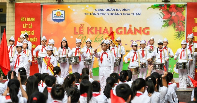 [In Pictures] Hanoi students begin new school year