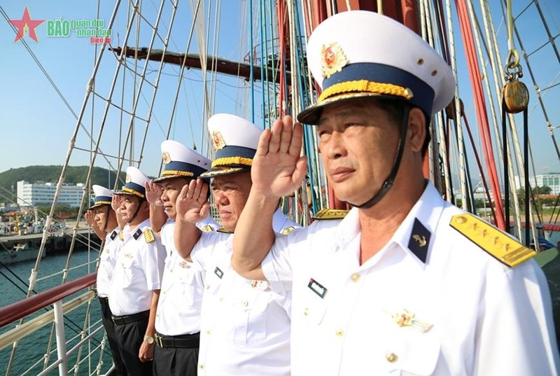 The trip’s success contributes to further strengthening the friendship and cooperation between the Vietnamese and Malaysian navies. (Photo: qdnd.vn) 