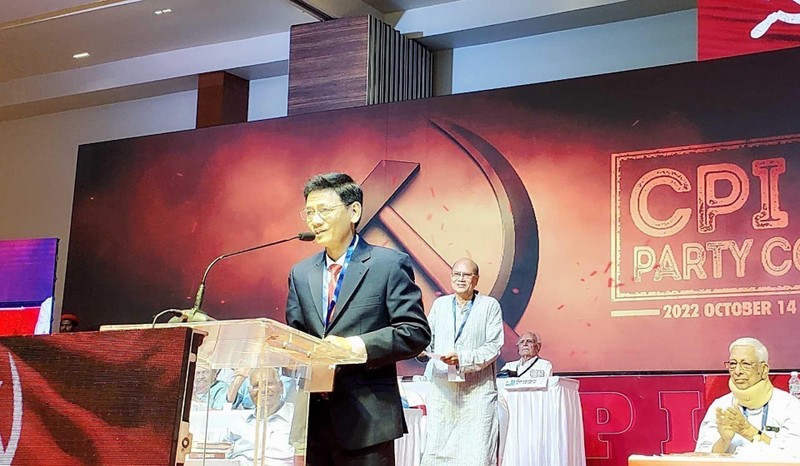 Member of the Communist Party of Vietnam Central Committee and Secretary of the Soc Trang provincial Party Committee Lam Van Man speaks at the event. (Photo: VNA)