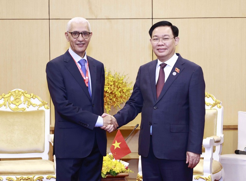 NA Chairman Vuong Dinh Hue (R) and Speaker of the Moroccan House of Representatives Rachid Talbi El Alami. (Photo: VNA)