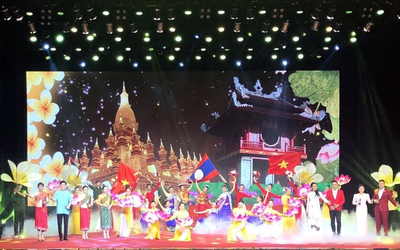 In 2022, a wide range of cultural and artistic programmes were held throughout cities and provinces in both countries to celebrate the milestones of Vietnam-Laos relations. 