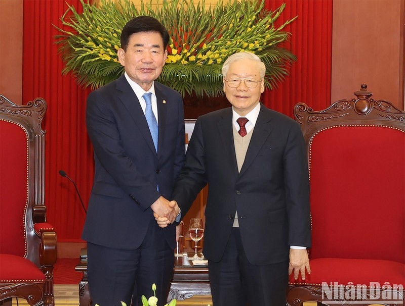 Party General Secretary Nguyen Phu Trong (R) and Speaker of the RoK’s National Assembly Kim Jin-pyo (Photo: NDO)