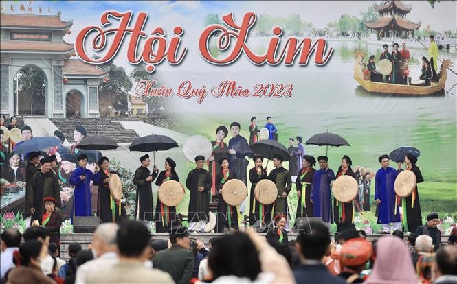 A 'Quan Ho' performance at the festival (Photo: VNA)