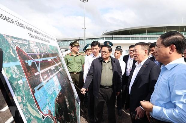 Prime Minister Pham Minh Chinh inspects project to upgrade and expand Phu Cat airport (Photo: VNA)
