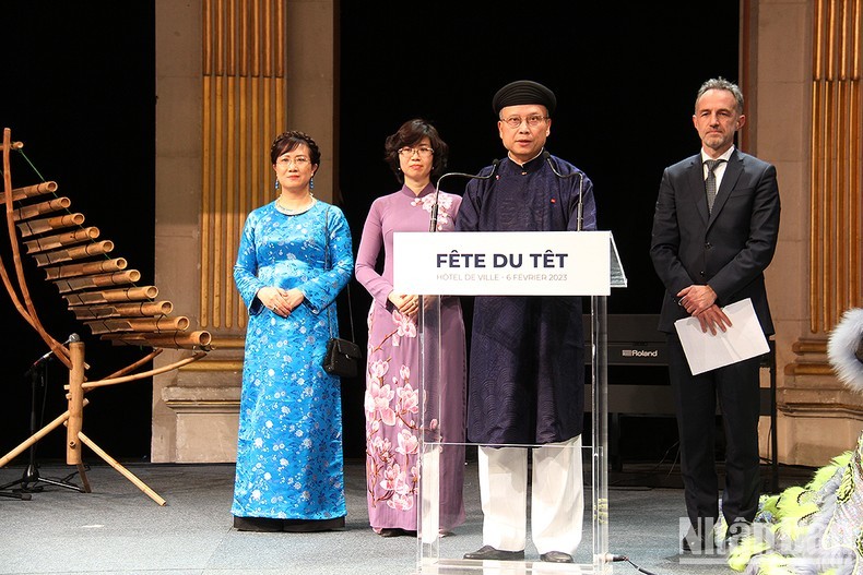 Vietnamese Ambassador to France Dinh Toan Thang speaking at the event (Photo: NDO)