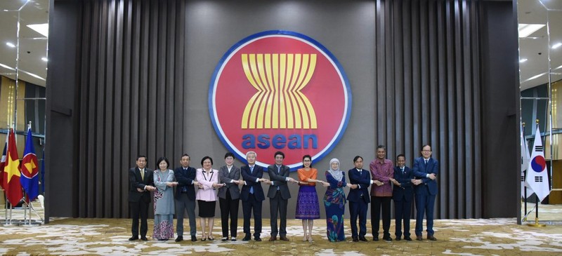 Participants at the 10th ASEAN-RoK Joint Cooperation Committee (JCC) meeting on March 16. ( Photo: asean.org)