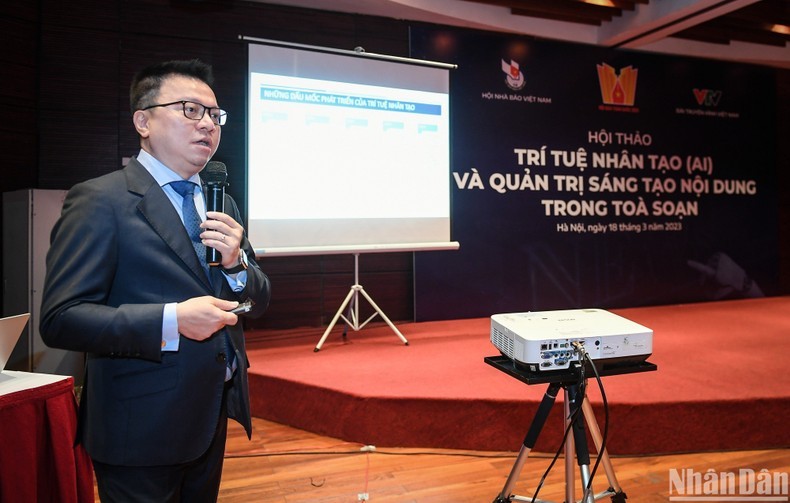 Editor-in-Chief of the Nhan Dan (People) Newspaper and Chairman of the Vietnam Journalists’ Association Le Quoc Minh speaking at the event.