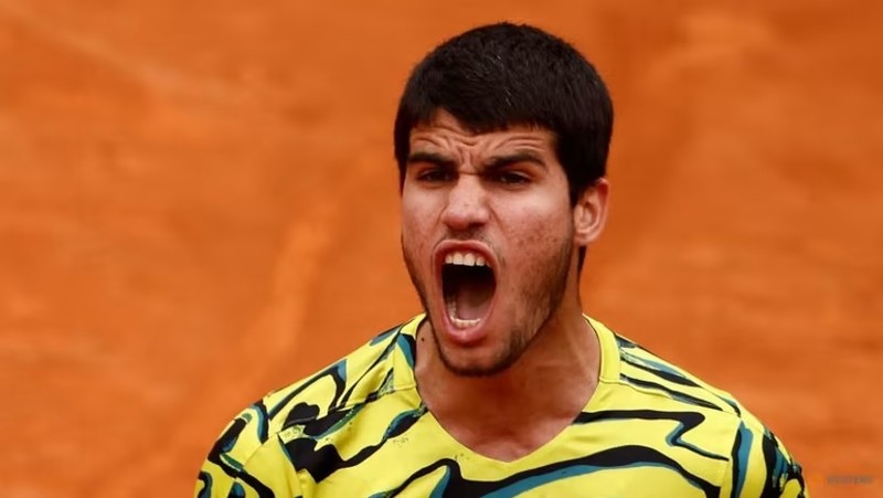 Tennis - Italian Open - Foro Italico, Rome, Italy - May 15, 2023 Spain's Carlos Alcaraz reacts during his round of 32 match against Hungary's Fabian Marozsan REUTERS/Guglielmo Mangiapane/File Photo