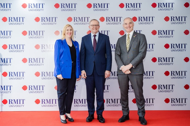 (From left to right) Pro Vice-Chancellor and General Director of RMIT Vietnam Professor Claire Macken, Australian Prime Minister Anthony Albanese, RMIT Vice-Chancellor and President Professor Alec Cameron (Photo: RMIT University)