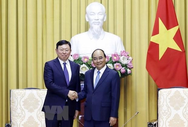 President Nguyen Xuan Phuc receives Lotte Chairman Shin Dong-bin in Hanoi (Photo: VNA)