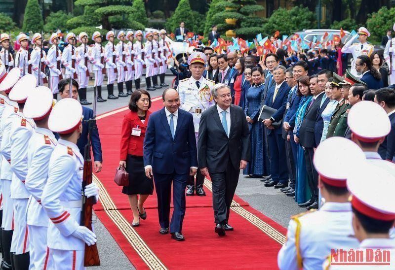President Phuc presides over an official welcome for the UN chief at the Presidential Palace (Photo: NDO)