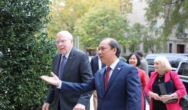 Senator Patrick Leahy, President Pro Tempore of the US Senate, and Ambassador Nguyen Quoc Dung (right). (Photo: VNA)