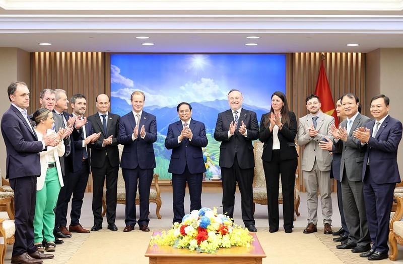 Prime Minister Pham Minh Chinh and the delegation from the three central provinces of Entre Ríos, Córdoba and Santa Fe (Photo: NDO)