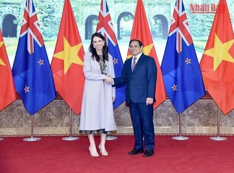 Prime Minister Pham Minh Chinh and his New Zealand counterpart Jacinda Ardern in Hanoi on November 14. (Photo: NDO)