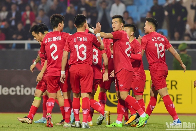 Vietnam crush Myanmar 3-0, advance to semifinal (Photo: NDO)